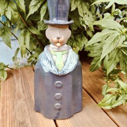 Keramisk herrefigur � Elsi Bourelius for JIE Gantofta