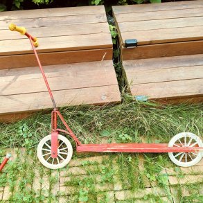 Vintage r�dt l�behjul fra 1960�erne