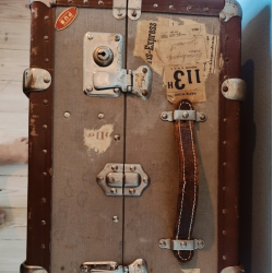Unik gammel rejsekuffert