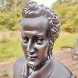 Flot og unik buste af komponisten Vincenzo Bellini